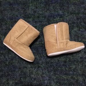 FREE ADD-ON Baby Ugg-style Boots